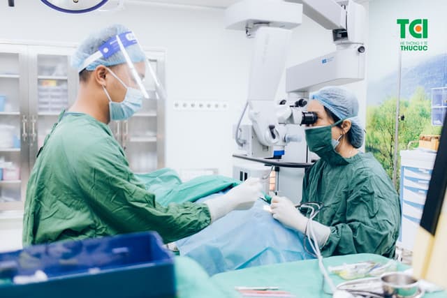GIẢI ĐÁP: Mổ đục thủy tinh thể kiêng những gì? 