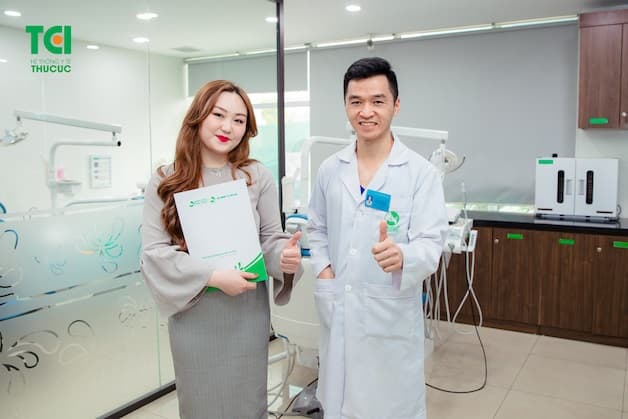 Tốt hơn hết bạn nên thăm khám răng miệng định kỳ để ngăn ngừa nguy cơ sâu răng dẫn đến biến chứng nguy hiểm