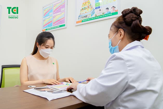 Việc cân bằng chế độ dinh dưỡng khi bị rong kinh cần được thực hiện để cải thiện, cung cấp đủ dưỡng chất cho cơ thể