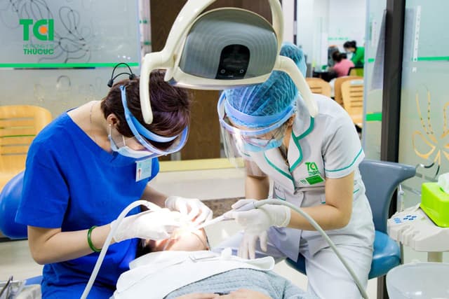 Sâu chân răng &#8211; Nguyên nhân và cách điều trị