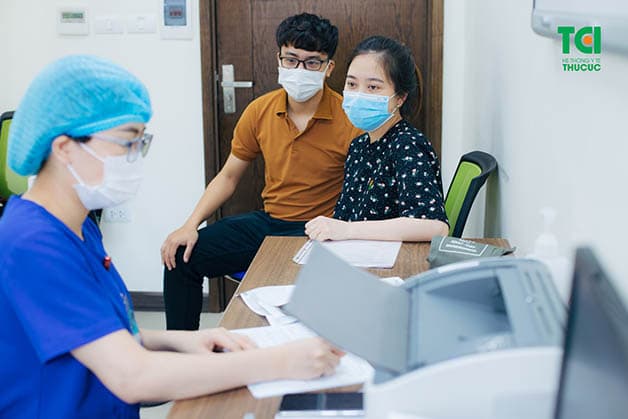 Cần theo dõi sớm và thăm khám để nghe tư vấn từ bác sĩ khi bị tắc tia sữa