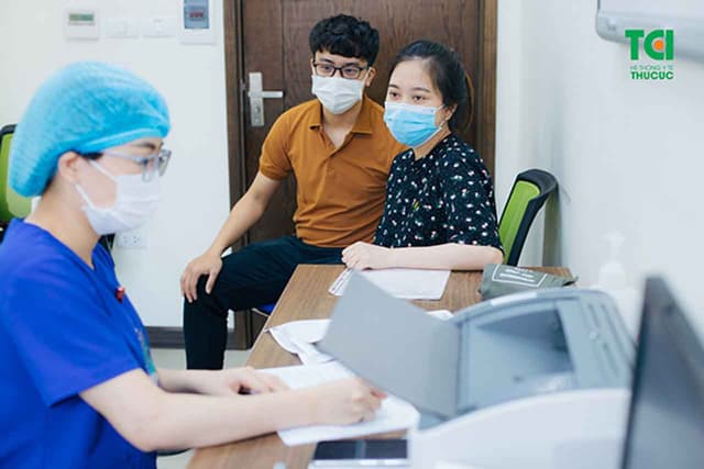 Tắc tia sữa có mủ nguy hiểm không? Nên làm gì?