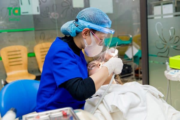 tại sao phải cạo vôi răng