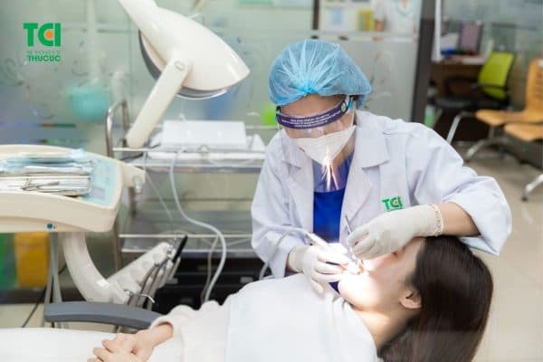 Bác sĩ căn cứ vào mức độ viêm nhiễm để xây dựng phác đồ điều trị phù hợp với từng người