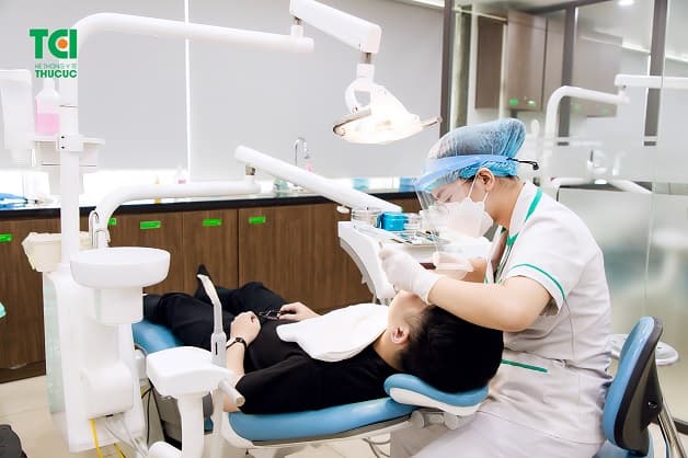 Tốt hơn hết, bạn nên đến thăm khám với bác sĩ chuyên khoa để được tư vấn và điều trị kịp thời.