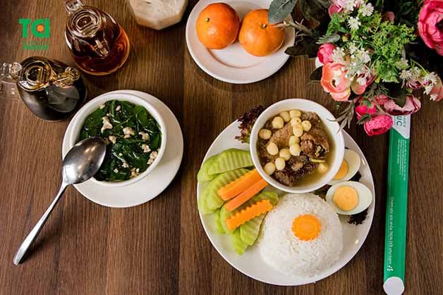 Chế độ ăn uống, sinh hoạt là một yếu tố quan trọng hỗ trợ quá trình cải thiện rong kinh