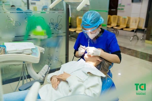 Quy trình dán sứ cần được thực hiện tại nha khoa uy tín để đảm bảo an toàn, hiệu quả phục hình