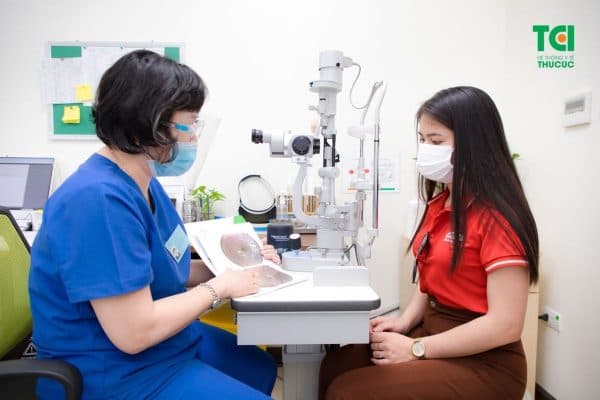 Điều trị bằng thuốc trong trường hợp bệnh lý ở mức độ nhẹ, được các bác sĩ chỉ định với thời gian và liều lượng phù hợp