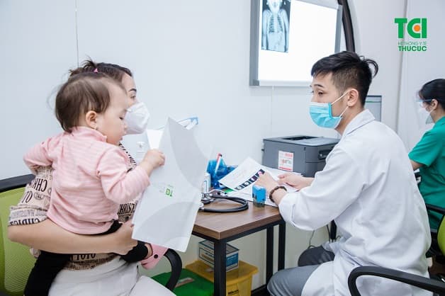 khám tổng quát cho trẻ sơ sinh