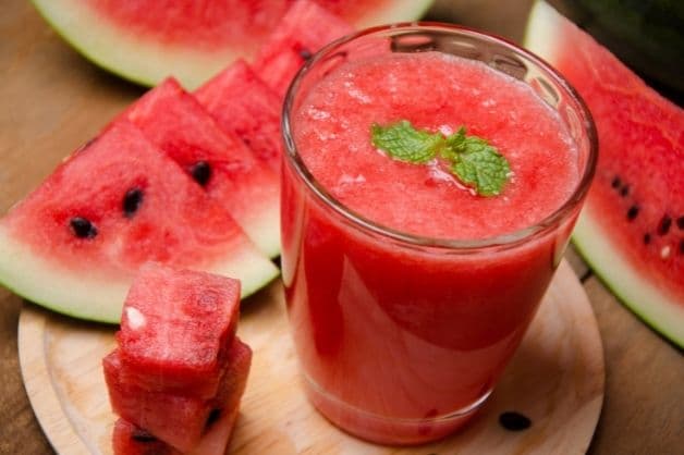 Mất ngủ uống nước ép gì? - Nước ép dưa hấu