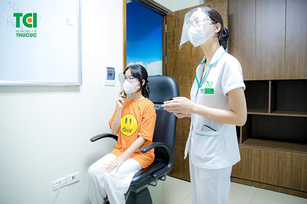 Tật khúc xạ là gì