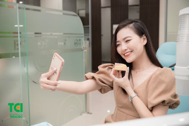 GIẢI ĐÁP: Có nên bọc răng sứ thẩm mỹ không? 