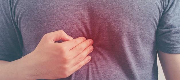 Đau thượng vị là dấu hiệu viêm dạ dày dễ nhận biết