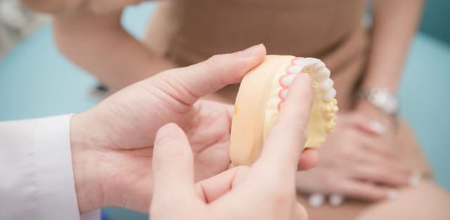 Những điều lưu ý trước khi bọc răng sứ thẩm mỹ