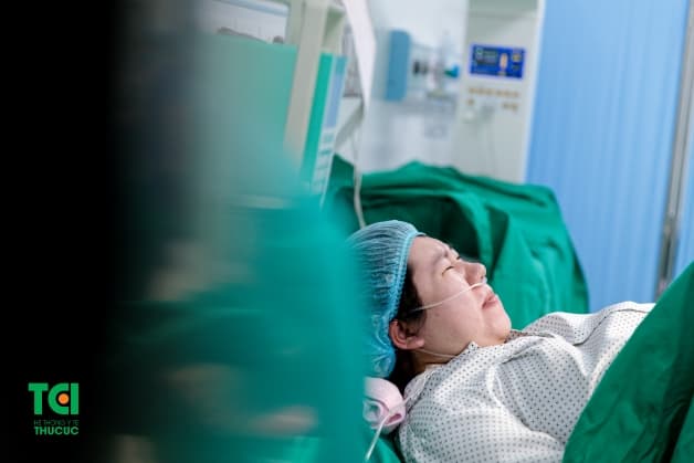 Trong quá trình đẻ thường, tử cung sẽ tạo ra những cơn gò để kích thích cổ tử cung giãn ra, tạo điều kiện cho em bé lọt qua