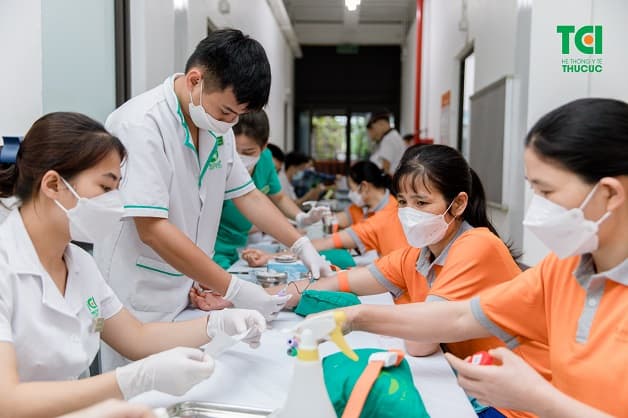 hệ thống giáo dục Alpha khám sức khỏe định kỳ