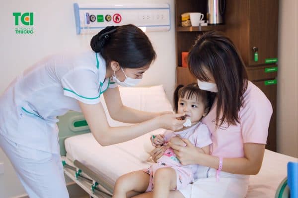 Trẻ nhỏ bị cúm A