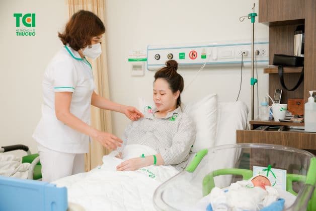 Chăm sóc sản phụ sau mổ đẻ