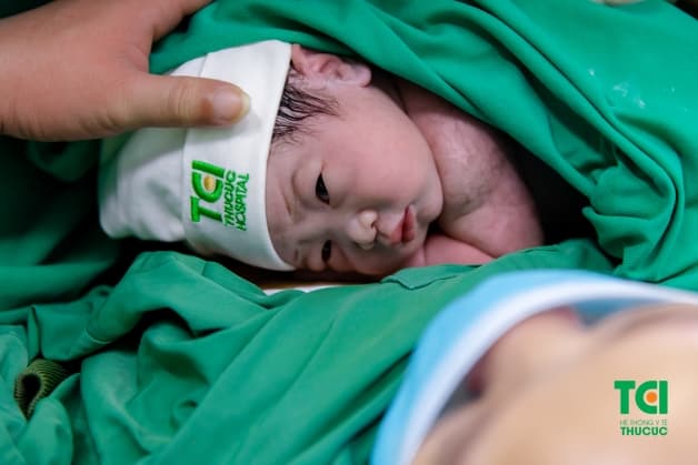 Nếu mẹ muốn đẻ mổ lần 3 thì cần có sự tư vấn cặn kẽ của bác sĩ sản khoa.