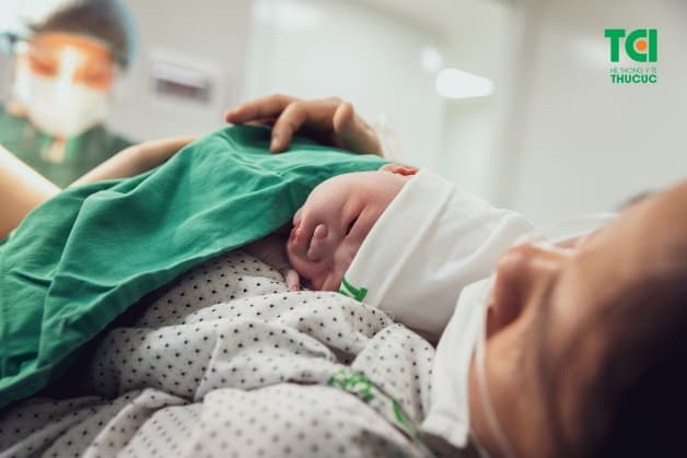 Đẻ thường phải kiêng những gì - Mẹ nên thăm khám bác sĩ để nhận được sự tư vấn tốt nhất