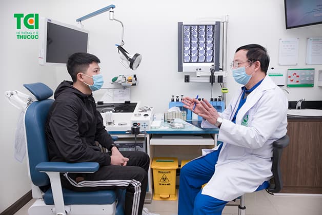 khám sinh thiết hạch ở tai