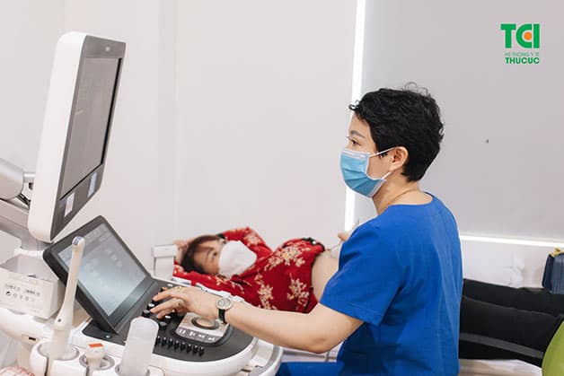 Khám phụ khoa định kỳ, có phương án điều trị phù hợp là điều chị em nên làm để khắc phục và tránh khỏi ảnh hưởng của các vấn đề về kinh nguyệt