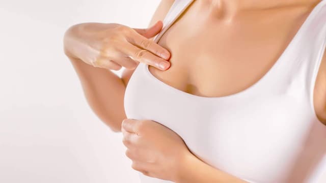 Tắc tia sữa nổi cục cứng phải làm sao?