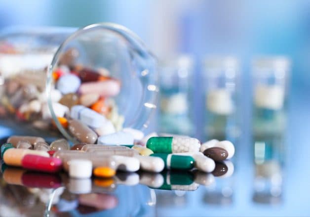 Điều trị nội khoa có thể làm giảm đau và giảm các triệu chứng của bệnh