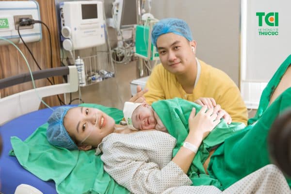 anh tuấn đưa vợ đi đẻ