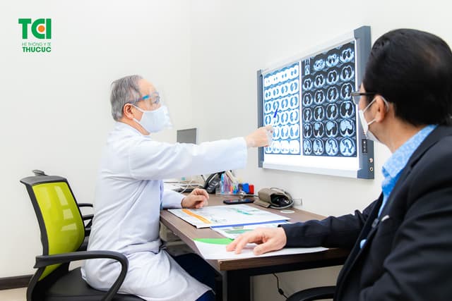 NSND Trần Nhượng khám sức khỏe tại Hệ thống y tế Thu Cúc TCI