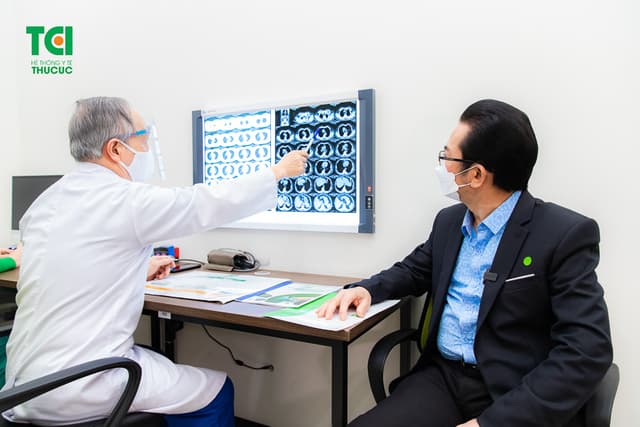 NSND Trần Nhượng khám sức khỏe tại Hệ thống y tế Thu Cúc TCI