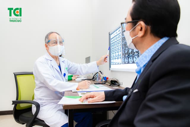 NSND Trần Nhượng khám sức khỏe tại Hệ thống y tế Thu Cúc TCI