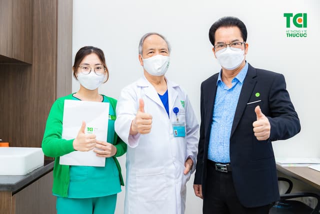 NSND Trần Nhượng khám sức khỏe tại Hệ thống y tế Thu Cúc TCI