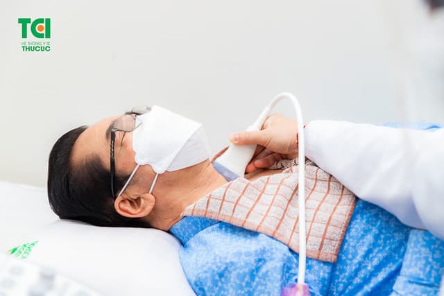 NSND Trần Nhượng khám sức khỏe tại Hệ thống y tế Thu Cúc TCI