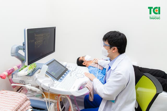 NSND Trần Nhượng khám sức khỏe tại Hệ thống y tế Thu Cúc TCI