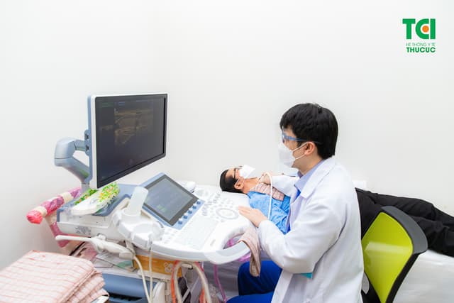 NSND Trần Nhượng khám sức khỏe tại Hệ thống y tế Thu Cúc TCI