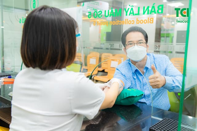 NSND Trần Nhượng khám sức khỏe tại Hệ thống y tế Thu Cúc TCI