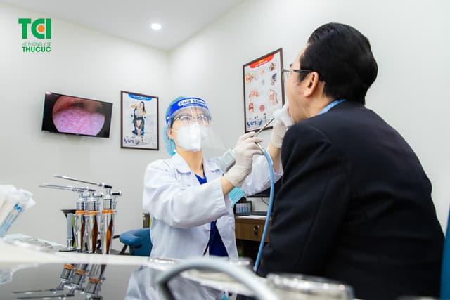 NSND Trần Nhượng khám sức khỏe tại Hệ thống y tế Thu Cúc TCI