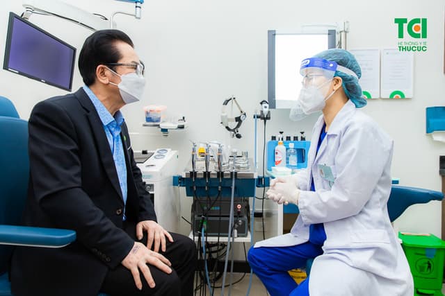 NSND Trần Nhượng khám sức khỏe tại Hệ thống y tế Thu Cúc TCI