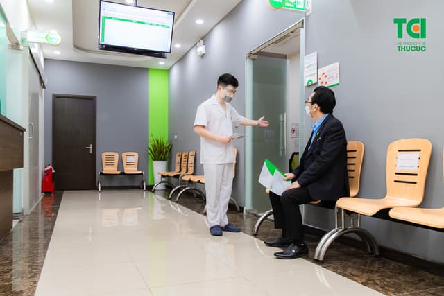 NSND Trần Nhượng khám sức khỏe tại Hệ thống y tế Thu Cúc TCI