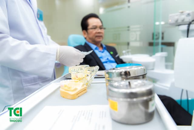 NSND Trần Nhượng khám sức khỏe tại Hệ thống y tế Thu Cúc TCI