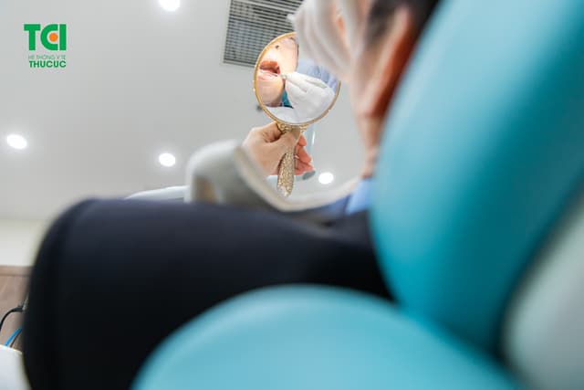 NSND Trần Nhượng khám sức khỏe tại Hệ thống y tế Thu Cúc TCI