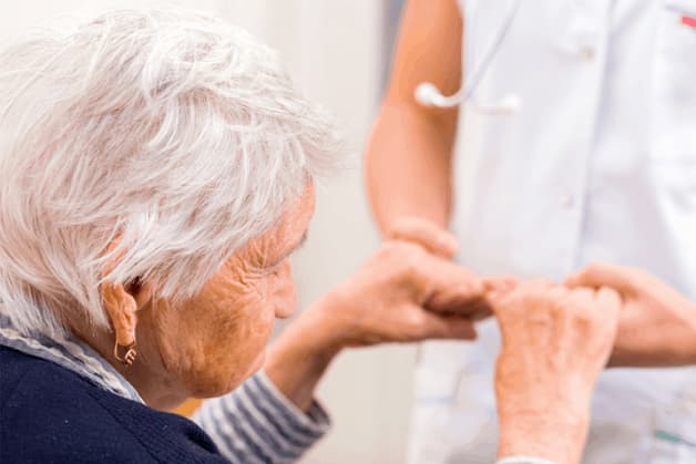 Nguyên nhân Alzheimer khởi phát là gì?