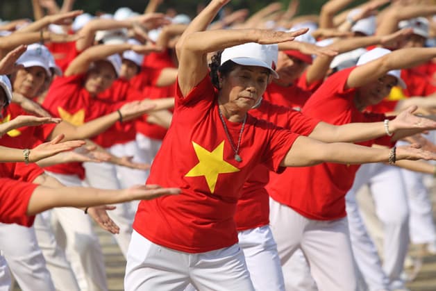 Tích cực tham gia các hoạt động xã hội có thể giúp người bệnh Alzheimer cải thiện được tình trạng hạn chế giao tiếp