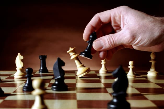 Học một ngôn ngữ mới, học vẽ tranh, học nấu ăn, chơi nhạc cụ, cờ vua, cờ tướng, giải câu đố,....sẽ giúp tăng cường trí nhớ và cải thiện khả năng ghi nhớ của não bộ