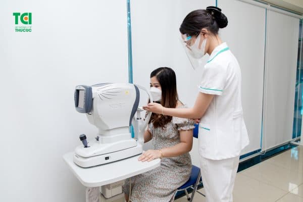 bệnh khúc xạ mắt