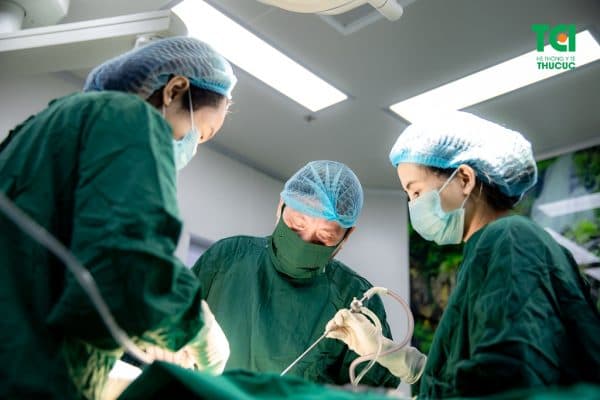 chửa ngoài tử cung bị ra máu