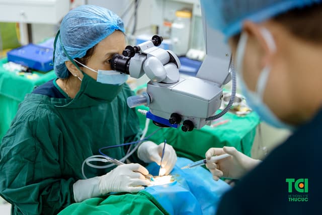 Mổ đục thủy tinh thể an toàn, nhanh chóng tại Thu Cúc TCI