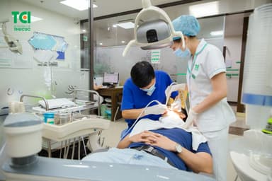 Nhổ răng khôn – 7 phút giải cứu nam thanh niên Hà Nội