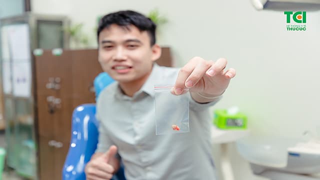 Sâu gần hết chân răng: Nhổ răng khôn có đau không?